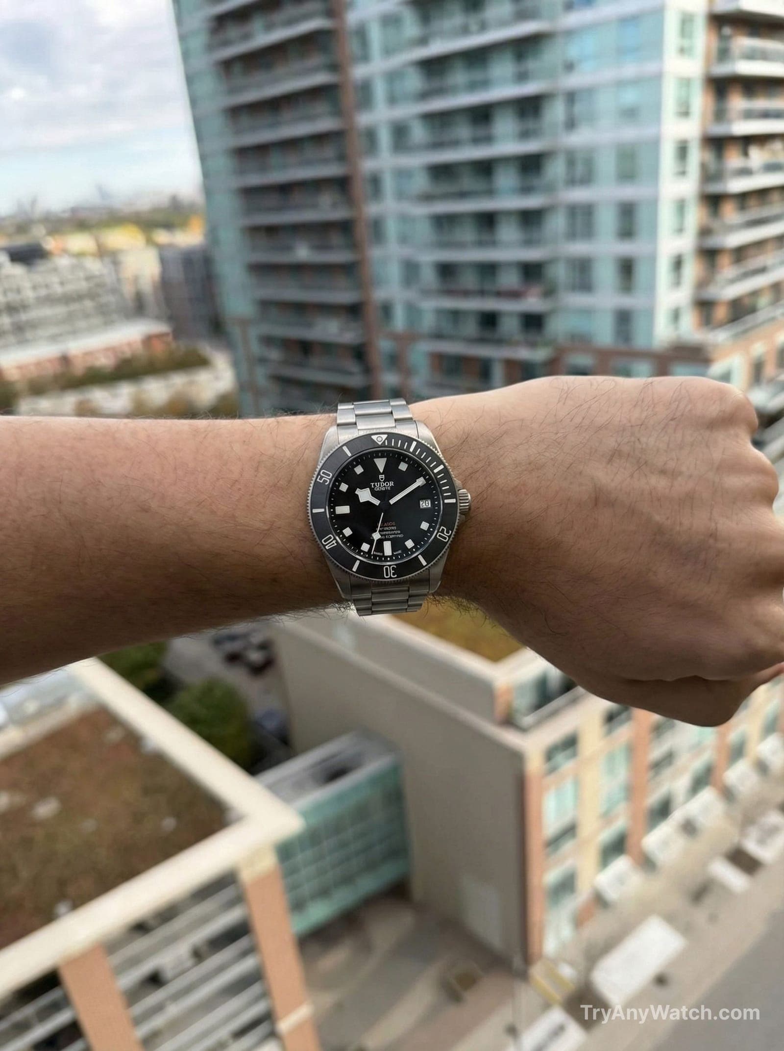 Tudor Tudor Pelagos 39 try-on.