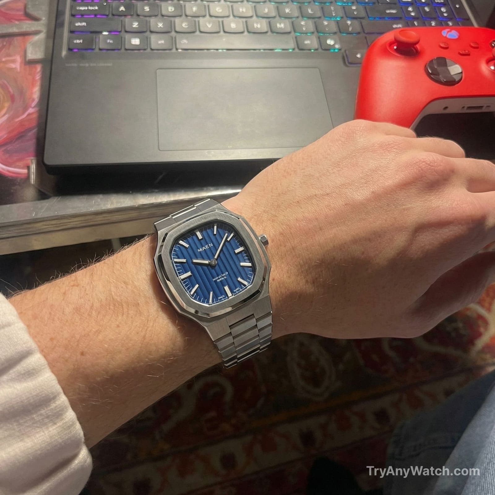 Maen MANHATTAN 39 ULTRA THIN on a 7 Inch Wrist.