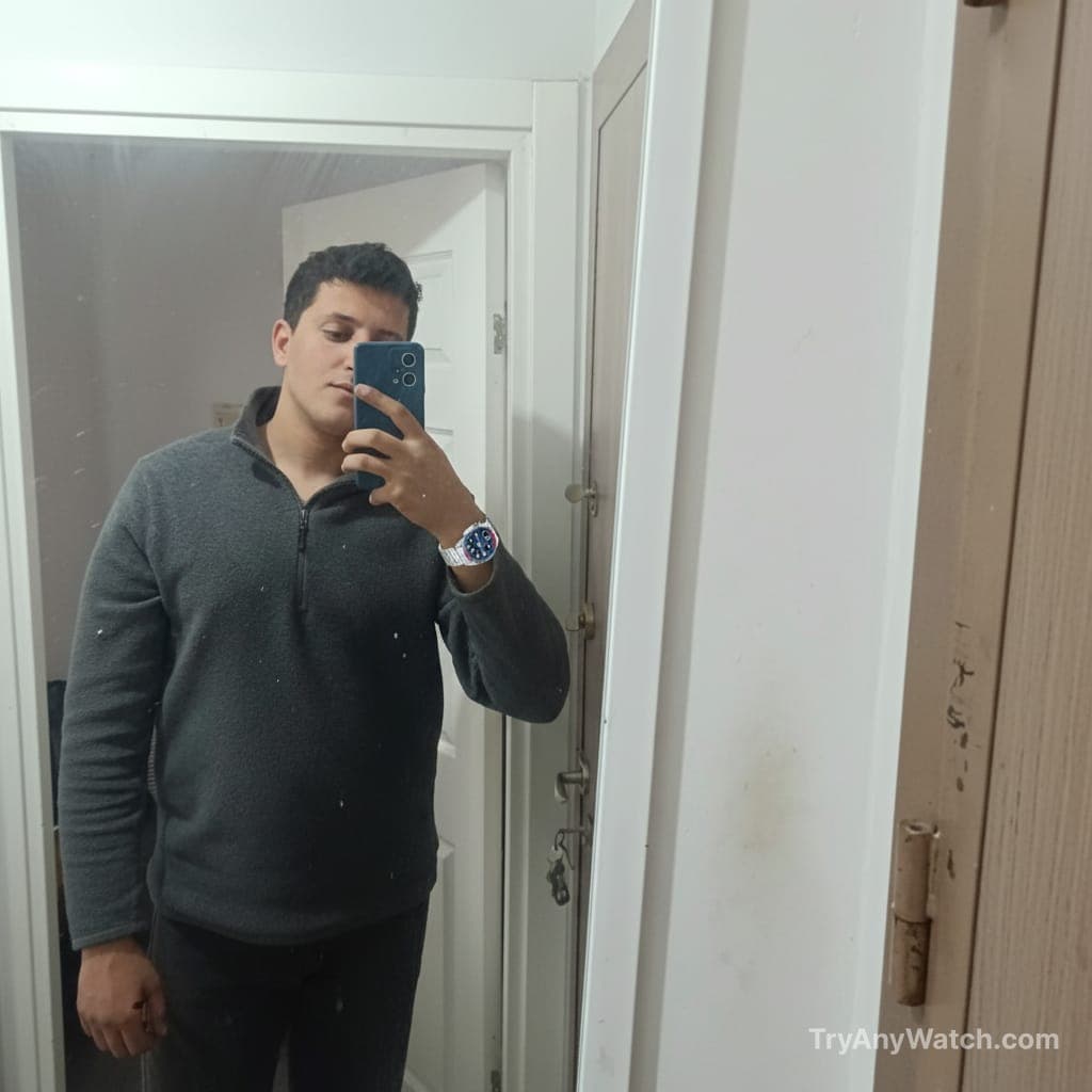 Seiko 5 Sports SKX-Style (Pepsi) ( 42.5mm ) try-on.