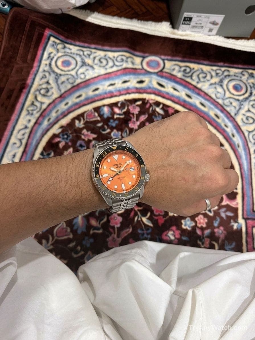 SEIKO 5 Sports GMT ( 42.5mm ) try-on.