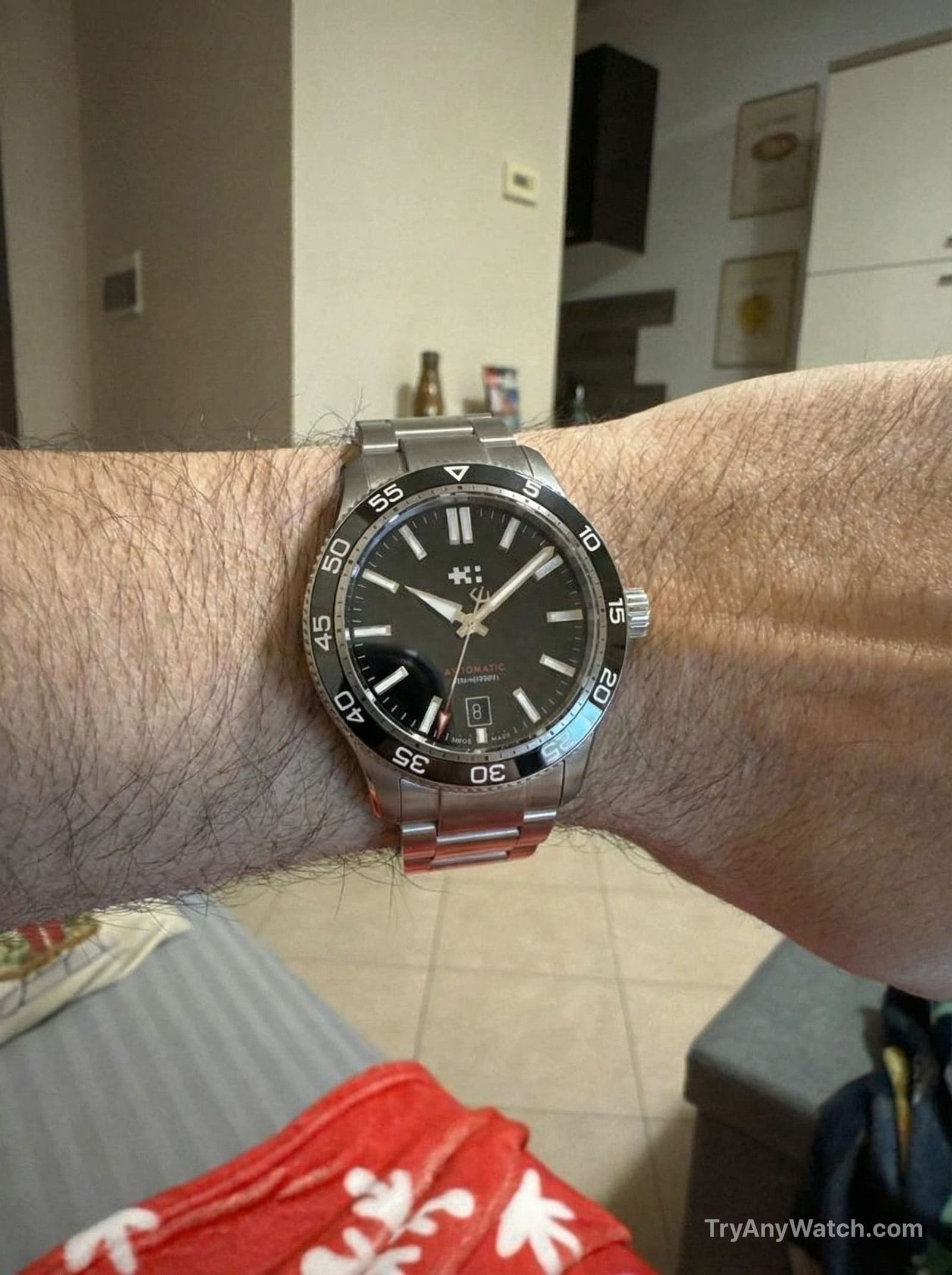 Christopher Ward C60 Trident Pro 300 40mm variant (black) try-on.